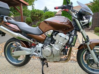 Honda Hornet 900 TOP + nový kufr - 8