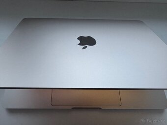 Prodám MacBook Air M3 13.6” 8/256 2024 - 8