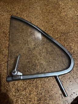 Škoda Octavia apod. - větrací okna včetně originál těsnění - 8