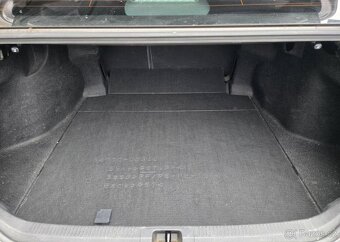 Toyota Camry 2.5-BENZÍN-AUTOMAT - 8
