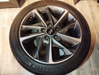 Originál ALU kola Hyundai i30 R17 + letní pneu - 8