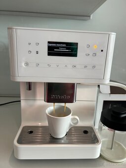 Automaticky kávovar MIELE CM 6160 - 8