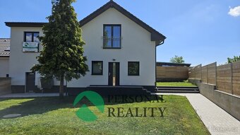 Úsporný a prostorný RD, 6+kk, 183 m2 v obci Jenštejn - 8