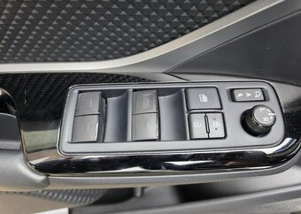 Toyota C-HR 1.8-HYBRID-AUTOMAT-P/Z SENZORY - 8