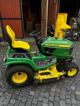 Žací traktor JOHN DEERE X758 - 8