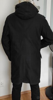 Dlouhá zimní parka s kapucí - 8