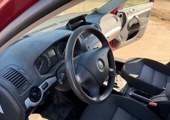 Škoda Octavia II Combi 2.0i 110kw, manuál, původ DE - 8