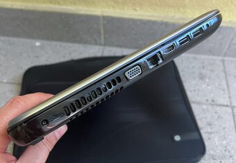 HP 14 / Celeron N3050 / 2GB RAM / 32GB Flash / 14" - 8
