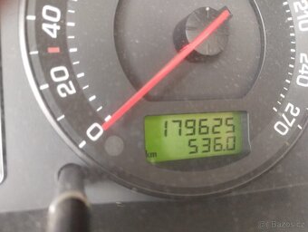 Škoda Superb, 2.8, V6, vládní vozidlo - 8