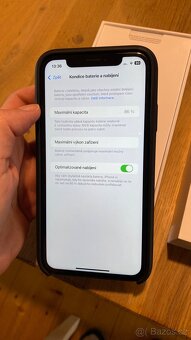 iPhone XR 64GB černý - 8