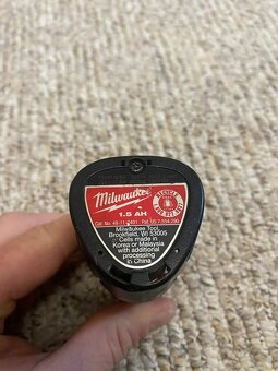 Milwaukee akumulátor / baterka - 8