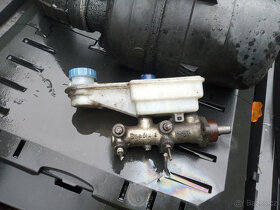 Prodám náhradní díly na Peugeot Boxer 2.5 TD - 8