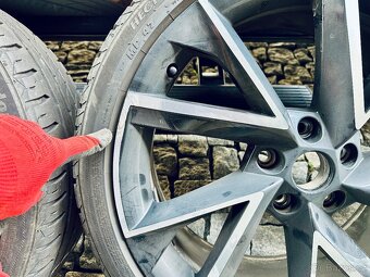 Originál kola VEGA 8,0J x 19“ ET45 s pneu 235/35 R19 Superb - 8