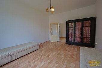 Prodej prostorného bytu 3+1 (93 m²) s vlastní zahrádkou - 8