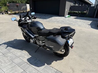 Yamaha FJR 1300 - 8