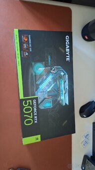GIGABYTE GeForce RTX 5070 GAMING OC 12GB - 8