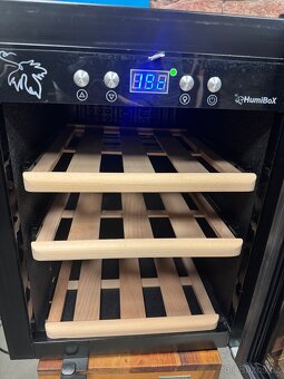 VINOTÉKA HUMIBOX US 12 DARK - 8