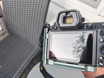 Prodej Nikon Z7 II včetně baterie + L destička - 8