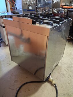 Gastro sporák Diamond, 4x plyn. hořák, elektrická pec 6x GN - 8