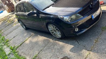 Opel Astra H 2.0T - 8