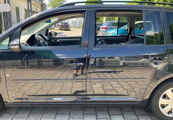 Volkswagen Touran III 2.0 Tdi 103 KW 7/2011 TAŽNÉ VYHŘ. SEDA - 8