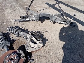 RANGE ROVER EVOQUE 2,0D RV 8/2018 ZADNÍ NÁPRAVA KOMPLETNÍ - 8
