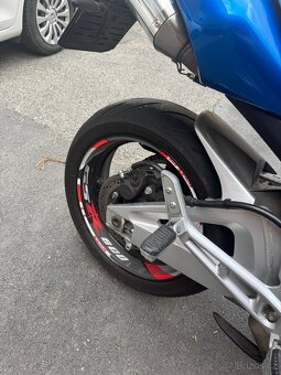 Suzuki gsr 600 - 8