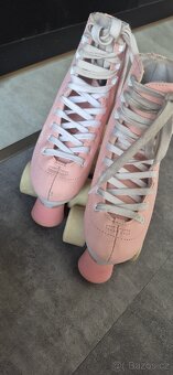 Kolečkové brusle na bruslení QUAD - 8