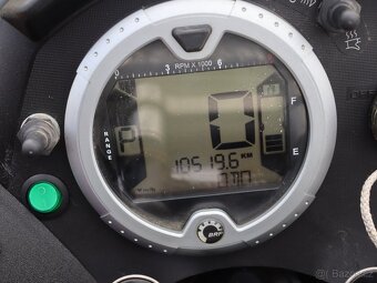 Čtyřkolka Can am 800 Outlander - 8