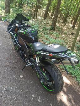 Kawasaki ZX-10R Ninja R.V.2004 - 8