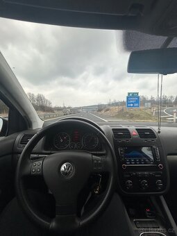 prodám golf 5 2.0tdi 103kw stk jeste 7 měsíců 253000km - 8