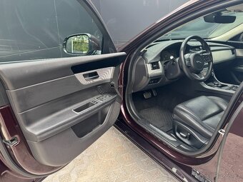 Jaguar XF 25d PRESTIGE AWD ČR DPH - 8
