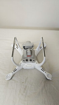 DJI Phantom 4 - 8