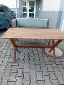 dřevěný stůl a rohová lavice - 8