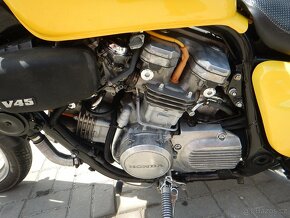 HONDA VF 700C MAGNA - 8