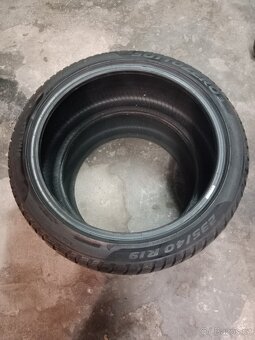 235/40/19 - 8