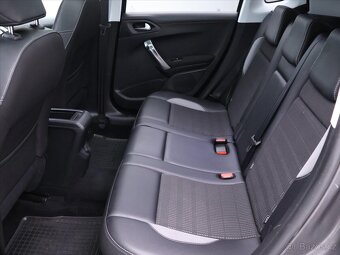 Peugeot 2008 1,2 PT 81kW Allure Panorama CZ (2017) - 8