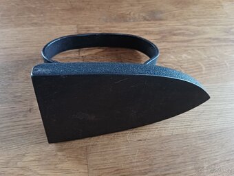 STAROŽITNÁ NAHŘÍVACÍ ŽEHLIČKA 19. STOL. FRANCIE - 8