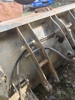 Traktor bagr MF 1998 - 8