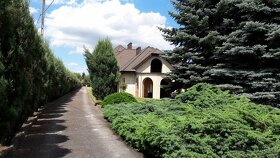 Atraktivní velký pozemek dům a garáže v polské Nyse - 8