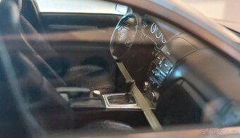 Mercedes-Benz C63 AMG 1:18 Autoart - 8