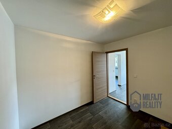 Pronájem bytu 2+1, 60 m2 , terasa, zahrada, parkování - Jabl - 8