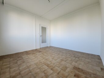 Prodej bytu 3+1, 75 m², Luďka Matury, Pardubice - 8