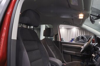 VW Touran Comfortline 2.0 TDI 103kW DSG - záruka Autodraft - 8
