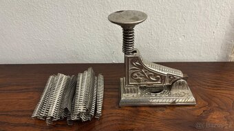 Zdobená Sešívačka - Historismus - 8