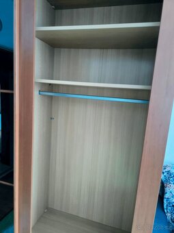 Velká šatní skříň - 8