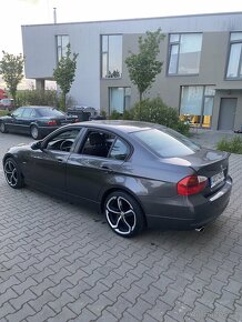 Bmw e90 320i - 8