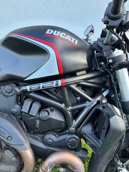 Ducati Monster 821 - 8