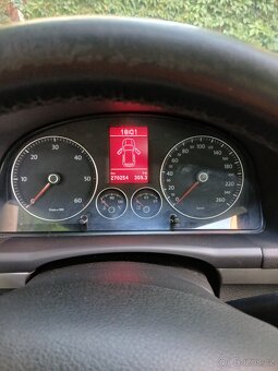 Volkswagen Touran 2,0TDI - 8