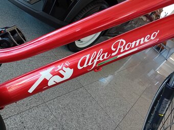 NOVÉ ORIGINÁLNÍ DÁMSKÉ KOLO ALFA ROMEO STRADALE - 8